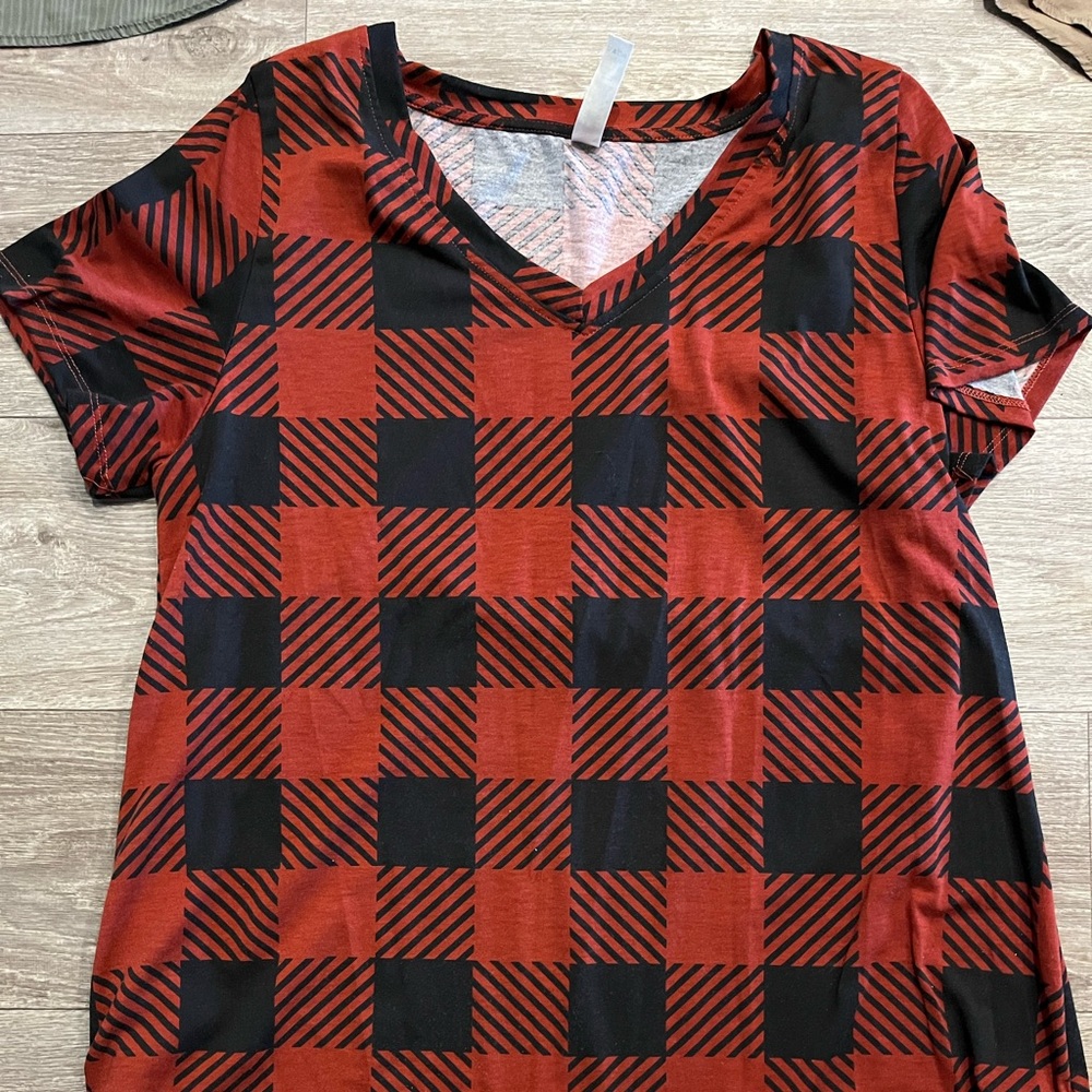 Checkered top